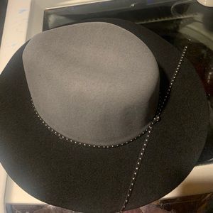 Black and grey women’s hat new